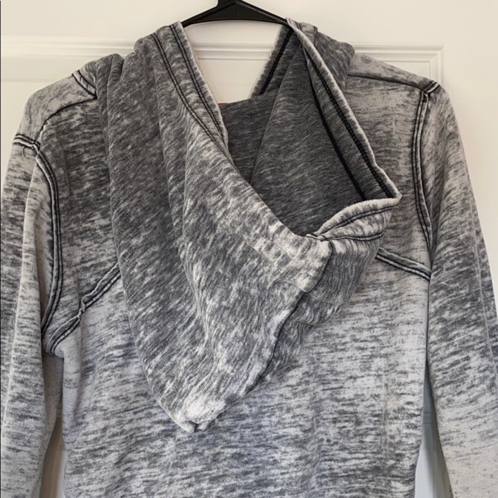 Pullover - Picture 2 of 3